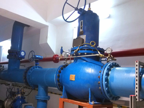 上圖為龍開口電站使用的中基ZJY46H減壓閥其中之一,直徑450mm